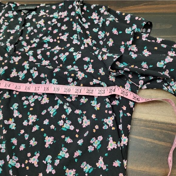 Lane Bryant Tiered Ruffle Sleeve V-Neck Floral Blouse Black 3/4 Sleeve Siz 18/20 - Picture 7 of 11